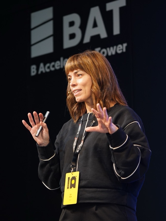 Ujué Agudo durante una charla en el BAT — B Accelerator Tower